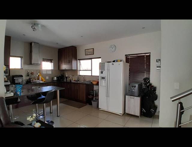 3 BEDROOM TOWNHOUSE FOR SALE IN ELDO LAKES ESTATE